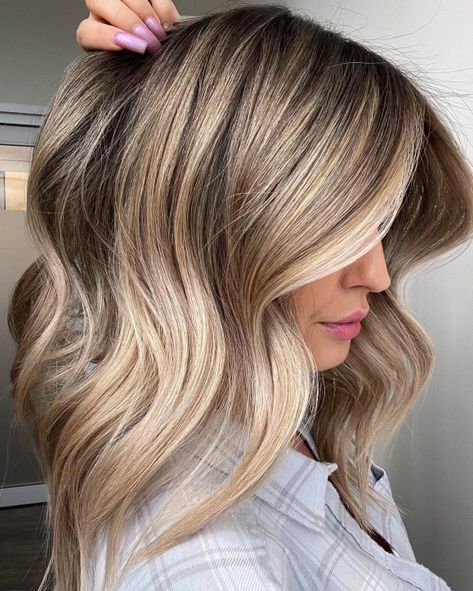 Low-Maintenance Blond Balayage Balayage Beige, 2024 Hair Trends For Women, 2024 Hair Trends, Platinum Blonde Balayage, Blonde Balayage Hair, Balayage Blond, Blonde Balayage Highlights, Blonde Tips, Blonde Streaks