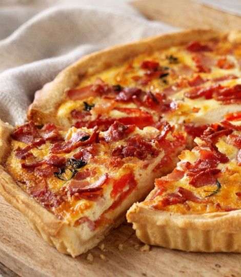 Shrimp Quiche Recipes, Shrimp Quiche, Bacon And Cheese Quiche, Tomato Quiche, Easy Quiche, Pizza Roll, Quiche Recipes Easy, Bacon Quiche, Easy Bacon