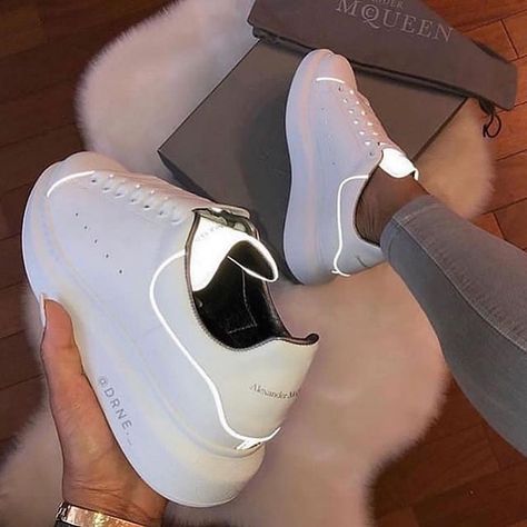 McQueen.Richard mille (@bsande1) • Instagram photos and videos Alexander Mcqueen Sneakers, Mcqueen Shoes, Mcqueen Sneakers, Alexander Mcqueen Shoes, Sneakers Outfit, Dream Shoes, Platform Sneakers, White Shoes, White Sneakers