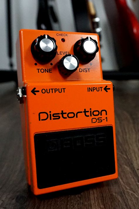 Guitar Distortion Pedal, Blondie Atomic, Distortion Pedal, Guitar Gear, The White Stripes, Pedal Cars, Guitar Pedals, The Boss, 5 Ways