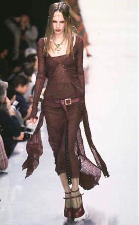 Girly Black Clothes, Betsey Johnson 1997, 90s Boho Fashion, Grunge Runway, 1997 Fashion, Betsey Johnson Runway, Harry Clarke, 90s Runway Fashion, Runway Fashion Couture