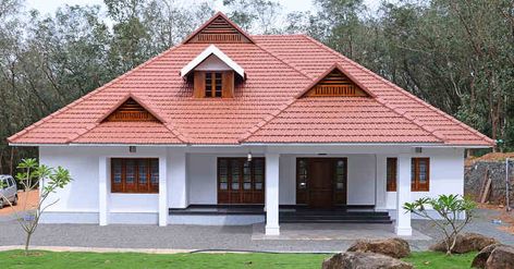 Home Kerala, Kerala Home Plans, Kerala House Plans, Kerala Traditional House, Single Floor House Design, Kerala Home, One Storey House, Kerala House, Farmhouse Architecture