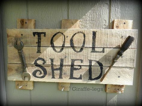 Tool Shed Pallet Sign Pallet Shed, Shed Signs, Tool Shed, Used Pallets, Pallet Creations, Pallet Crafts, Old Pallets, Diy Shed, Small Cottage