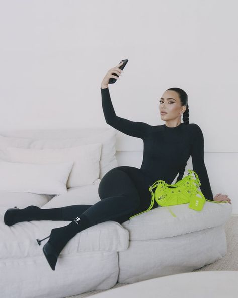 Kim Kardashian For Balenciaga Balenciaga Motorcycle Bag, Estilo Kim Kardashian, Black Catsuit, Balenciaga Spring, Kim Kardashian Outfits, Cut Leggings, Isabelle Huppert, Kardashian Outfit, Kim Kardashian And Kanye