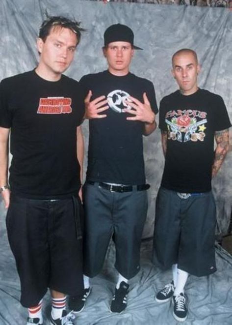 Skate Punk Fashion, 2000s Aesthetic Men, Blink 182 Outfit, 2000s Skater Fashion, 2000s Punk Fashion, 2000s Mens Fashion, Pop Punk Outfits, Punk Outfits Men, 2000s Aesthetic Outfits