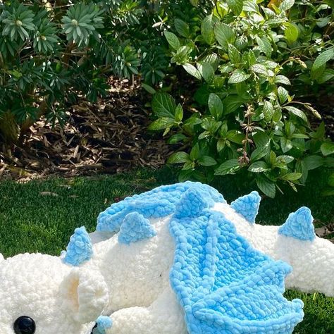 Crochet Chunky Yarn, Spring Dragon, Crochet Blanket Yarn, Chunky Yarn Crochet Pattern, Bulky Yarn Crochet, Yarn Projects Crochet, Arm Crocheting, Yarn Animals, Chunky Yarn Crochet