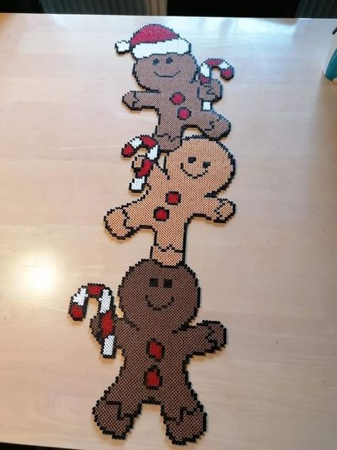 Gingerbread Man Perler Beads, Christmas Hamma Beads, Hama Christmas Pattern, Perleplader Ideas Diy, Perleplader Ideas Jul, Hama Beads Patterns Christmas, Christmas Hama Beads, Perler Beads Christmas, Christmas Perler Bead Patterns