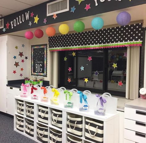 Black And White Polka Dot Classroom, White Ikea Shelves, Classroom Curtain Ideas, Bright Classroom, Polka Dot Classroom, Modern Teacher, Supply Organization, Colorful Classroom, Teachers Room