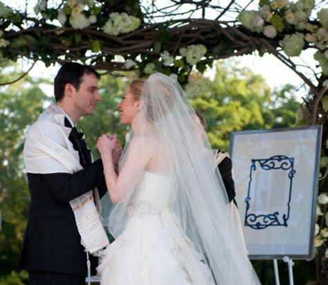 Chelsea Clinton Wedding Dress, Chelsea Clinton Wedding, Celebrity Wedding Hair, Interfaith Wedding, Chelsea Wedding, French Twists, Chelsea Clinton, Weddings By Color, V Neck Wedding Dress