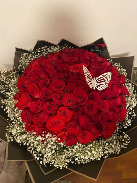 Red Roses 100, 100 Bouquet Roses, Roses Red Bouquet, Ramo Valentines, 100 Flowers Bouquets, Beautiful Rose Flowers Bouquets, 100 Red Roses Bouquet, Bouquet Of Flowers For Birthday, Red Bouquet Flowers