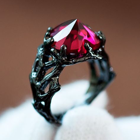 black branches blood ruby ring Medieval Wedding Ring, Gothic Wedding Rings, Gothic Engagement Ring, Victorian Engagement Rings, Black Gold Ring, Black Engagement Ring, Black Gold Jewelry, Black Wedding Rings, Magical Jewelry