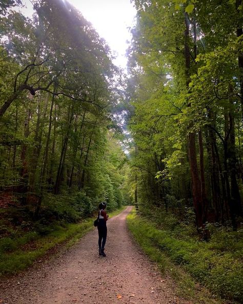 Trail Walking Outfit, Outdoorsy Aesthetic, Hiking In Georgia, Workouts Outside, Little Cabin In The Woods, Runaway Train, Travel Noire, Dream Vision Board, Hiking Aesthetic