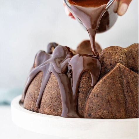 Bourbon Chocolate Bundt Cake - Vintage Kitchen Notes Sweet Potato Pound Cake, Chocolate Chip Pound Cake, Marble Cake Recipes, Vanilla Ice Cream Recipe, Chocolate Pound Cake, Sour Cream Pound Cake, Chocolate Bourbon, Gluten Free Peanut Butter, Chocolate And Peanut Butter