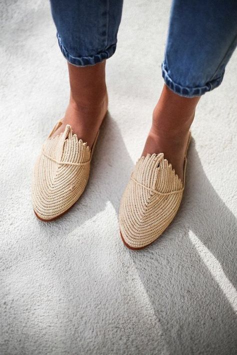 Raffia Shoes, Elegante Casual, Mode Inspiration, Handmade Shoes, Summer Shoes, Look Fashion, Girls Shoes, Me Too Shoes, Women's Shoes