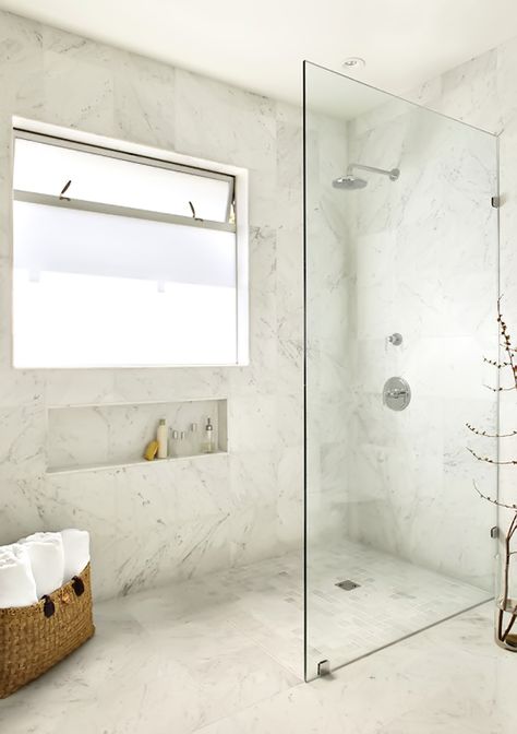 This marble and concrete shower looks like the perfect place to relax after a long day. Thanks for sharing the inspiration, @Only Deco Love! /ES Barcelona House, Transom Window, Standing Shower, Open Showers, Bathroom Upgrade, Bad Inspiration, Bathroom Reno, Bathroom Spa, Bathroom Redo