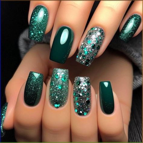 Emerald Green Glitter Nails, Green And Silver Nails, Cute Nails Almond, Almond Nails Nail Art, Green Glitter Nails, Blue Marble Nails, Emerald Green Nails, Light Blue Gradient, Silver Nail Designs