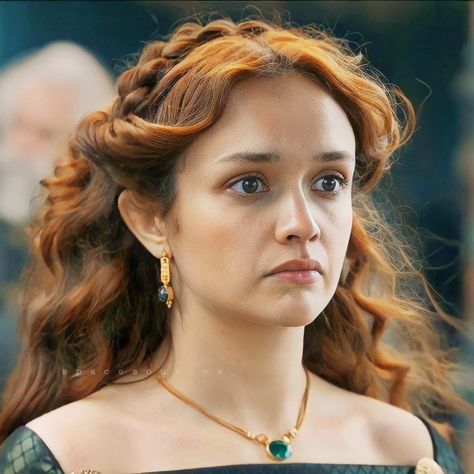 Alicent Hightower Hair, Alysanne Targaryen, Targaryen Dynasty, Asoiaf Fanart, Game Of Thrones King, Olivia Cooke, Alicent Hightower, Green Queen, Female Dragon