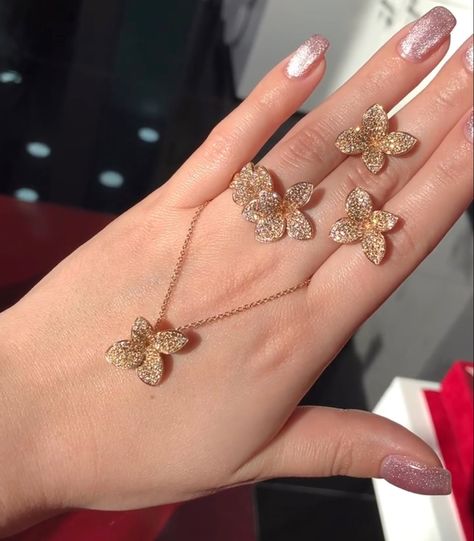 Vision 2025, Pasquale Bruni, Expensive Jewelry Luxury, Expensive Jewelry, 2025 Vision, Rich Girl, Stylish Jewelry, Gold Jewelry Fashion, Pretty Jewellery