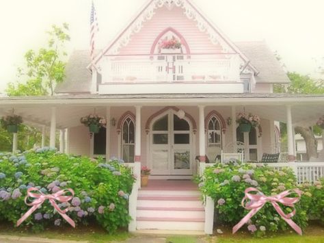 Victorian Tiny House, Lovely Houses, Copy Editor, Pink Cottage, Victorian Cottage, Romantic Cottage, Style Cottage, Pink House, Dream House Rooms