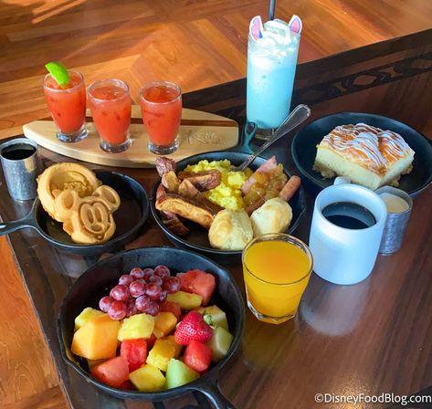 FULL REVIEW: 'Ohana Breakfast is BACK at Disney's Polynesian Village Resort! | the disney food blog Disney Princess Breakfast, Pineapple Coconut Bread, Pog Juice, Disney Breakfast, Breakfast Sausage Links, Disney Polynesian, Polynesian Village Resort, Polynesian Village, Polynesian Resort