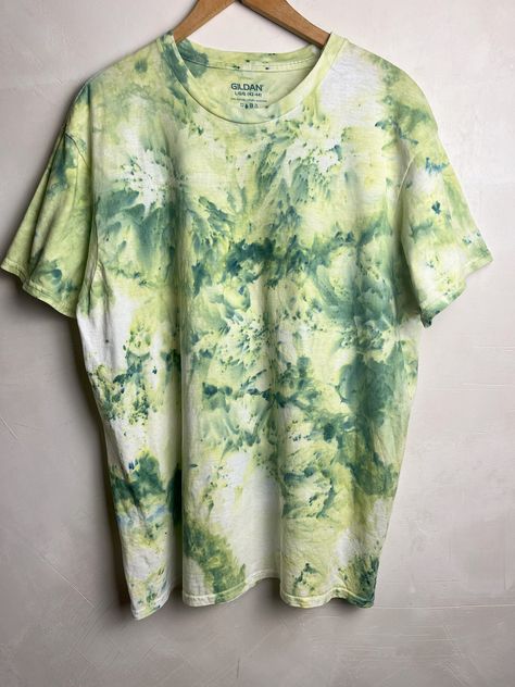 Summer Tie Dye Natural Dye T-shirt, Tie Dye Green, Green Tye Dye Shirt, Blue Green Tie Dye, Green And Blue Tie Dye, Avocado Shirt, Batik Shirt, Unique Products Design, How To Tie Dye