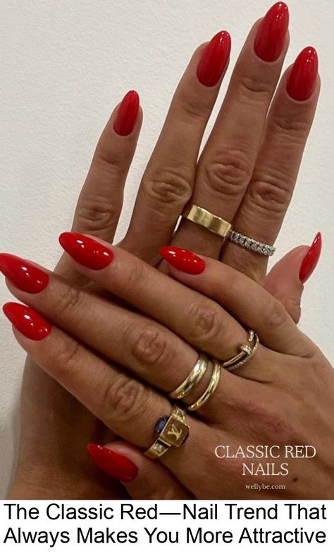 Red color is always a good option if you don’t know what your next nails will be. That is why it is a classic to this day. That’s why… Red Nail Trend, Red Ombre Nails, Scandinavian Wedding, Red And Gold Nails, Nail Trend, Ombre Nail Designs, Red Nail Designs, Blue Nail Designs, Red Ombre