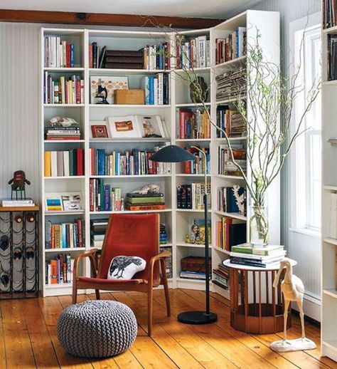 Reading Nook In Basement, Ikea Billy Bookcase Living Room, Ikea Corner Bookcase, Corner Billy Bookcase, Ikea Billy Corner Bookcase, Billy Bookcase Styling, Bookcase Corner, Library Corner, Billy Ikea