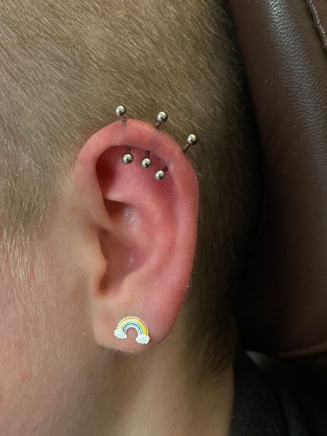 Triple Vertical Helix Piercing Spikes, Triple Vertical Helix Piercing, 3 Helix Piercing, Vertical Piercing, Vertical Helix Piercing, Triple Helix Piercing, Triple Helix, Piercing Inspo, Helix Piercing