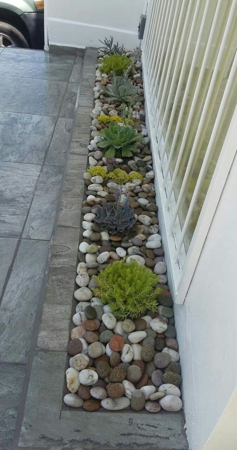 Track Home Front Yard Landscaping, Side Yard Landscaping, Small Front Yard Landscaping, Rock Garden Design, Front Yard Garden Design, Garden Deco, Front House Landscaping, Outdoor Gardens Design, Outdoor Decor Backyard