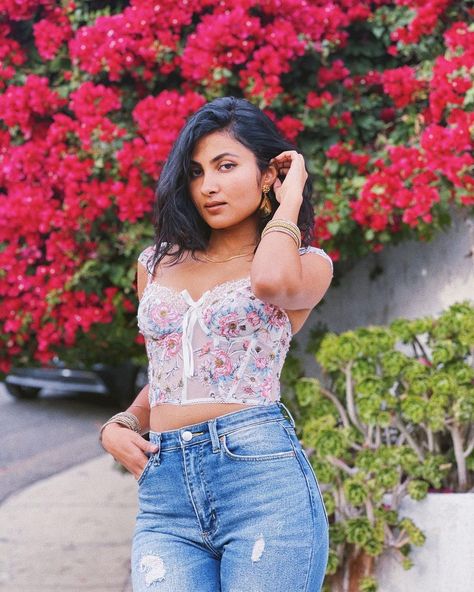 @vidyavox: “Felt cute, won’t delete later #shotoniphone” Vidya Vox, Million Subscribers, Him Band, Popular Music, Youtube Channel, Camisole Top, Music Videos, Musician, Felt