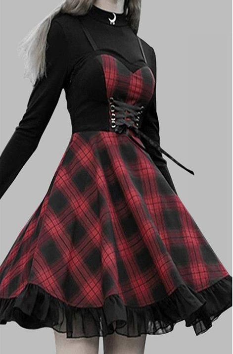 Black And Red Dress Casual, Bizzare Fashion, Red Goth Outfits, Stella Outfits, Dresses Red And Black, Lovecore Fashion, Red Dress Casual, Red And Black Outfits, A Outfit