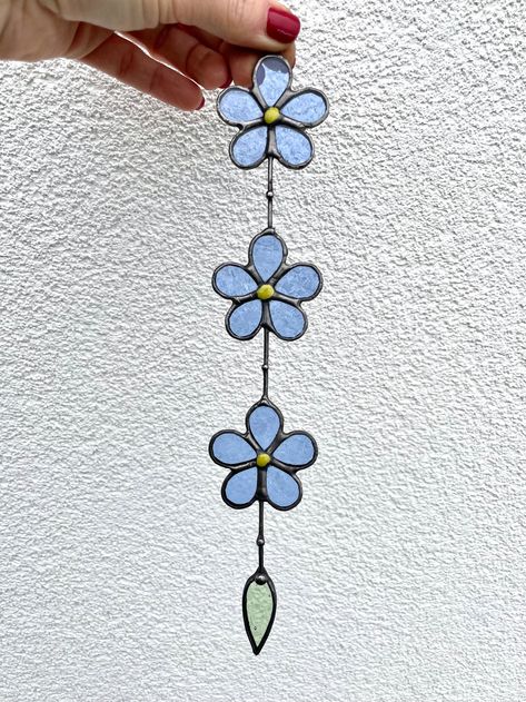 Forget Me Not Mobile,stained Glass Flowers,everlasting Flowers,stained Glass Forget Me Not,flower Suncatcher,forget Me Not Decoration - Etsy Flowers Stained Glass, Diy Stained Glass Window, Flower Suncatcher, Stained Glass Flower, L'art Du Vitrail, Flower Pattern Drawing, Stained Glass Patterns Free, Forget Me Not Flower, Everlasting Flowers