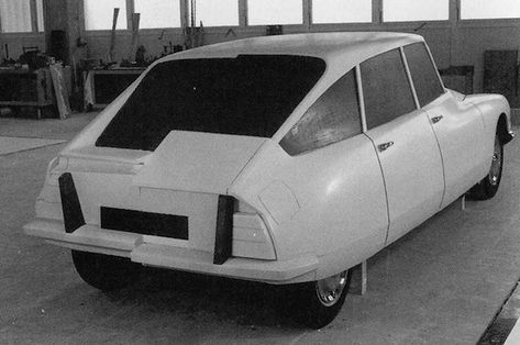 Citroën CX (1974-1991) | l'automobile ancienne Citroen Concept, Citroën Id, Psa Peugeot Citroen, Concept Cars Vintage, Citroën Cx, Peugeot 504, Space Car, Citroen Car, Design Proposal