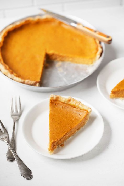 Ella Vegan, Vegan Pumpkin Pie Recipe, Vegan Pies, Vegan Pie Crust, Pie Crust Dough, Vegan Pumpkin Pie, Cookie Rookie, Vegan Pie, Pumpkin Pie Filling