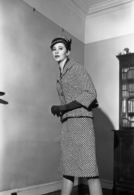 The three Irish women who put Ireland on the fashion map | IMAGE.ie Rosalind Russell, Irish Fashion, Irish Women, Irish Design, Gillian Anderson, House Portraits, Princess Grace, Poncho Style, Harper’s Bazaar