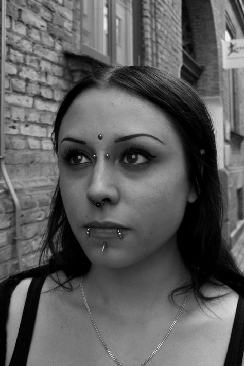 Third Eye Micro-dermal Forehead Dermal, Eye Dermal, Third Eye Piercing, Dream Piercings, Microdermal Piercing, Eye Piercing, Super Cool Stuff, Face Piercings, Cool Piercings