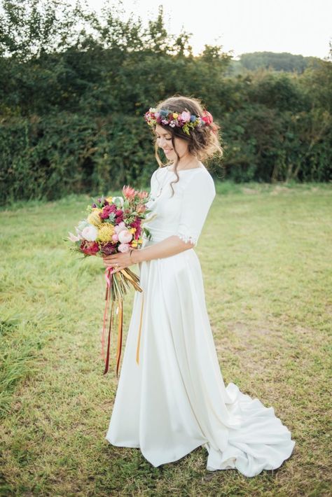 Wedding Bride Flower Crown, Wedding Hairstyle Flower Crown, Bride Hairstyles Flowers, Wedding Flower Crown Hairstyles, Wedding Hairstyles Flower Crown, Wedding Dress With Flower Crown, Wedding Hair With Flower Crown, Small Flower Crown, Wedding Dress Flower Crown