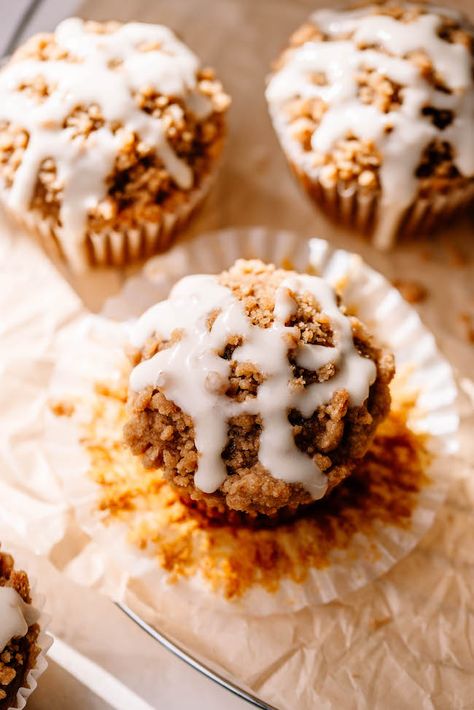 Pumpkin Spice Coffee Cake, Spice Coffee Cake, Moist Pumpkin Muffins, Vegan Pistachio, Pumpkin Streusel, Coffee Muffins, Pumpkin Streusel Muffins, Breakfast Cupcakes, Cinnamon Crumble