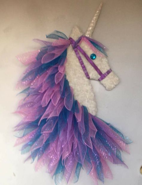 Unicorn Wreath Diy, Unicorn Wreath, Horse Head Wreath, Diy Angel Wings, Horse Wreaths, Ladybug Wreath, Holiday Wreaths Diy, Door Crafts, Dragon Crafts