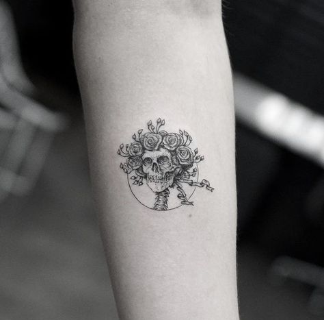 Dead Rose Tattoo, Grateful Dead Tattoo, Skull Tattoo Flowers, Dead Tattoo, Korean Tattoo Artist, Skull And Flowers, Father Tattoos, K Tattoo, Tattoo Now