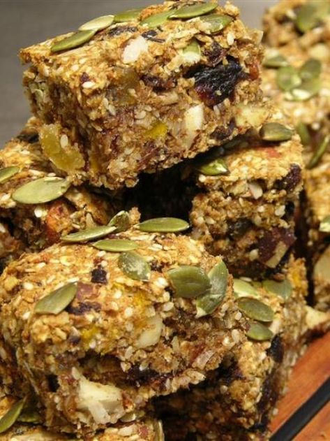 Granola Slice Recipe, Protein Slice Healthy, Healthy Biscuit Recipes, Slice Recipes Healthy, Healthy Traybake Recipes, Healthy Slices Recipes, Keto Slice Recipes, Healthy Slice Recipe, Oat Slice Healthy