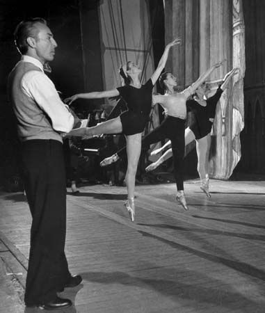 Balanchine, George Margot Fonteyn, Mikhail Baryshnikov, Rudolf Nureyev, Hula Dance, George Balanchine, Jitterbug, Lindy Hop, City Ballet, Classical Ballet