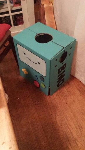 DIY BMO costume. Bmo Costume Halloween, Bmo Cosplay, Bmo Costume, Cheap Halloween Costumes Diy, Adventure Time Birthday Party, Adventure Time Birthday, Adventure Time Parties, Adventure Time Cosplay, Diy Pinata