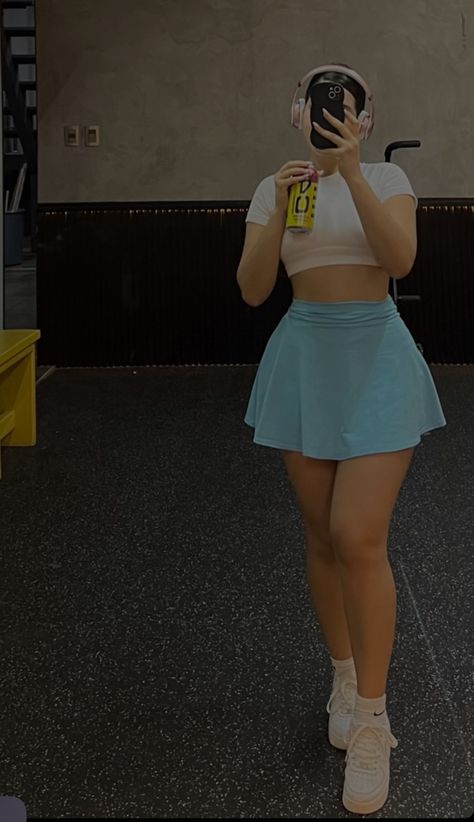 Skirt Gym Outfit, Gym Skirt Outfit, Gym Skirt, Ootd Gym, Chubby Girl Outfits, Outfit Gym, Sassy Outfit, Cute Gym Outfits, Gym Girl