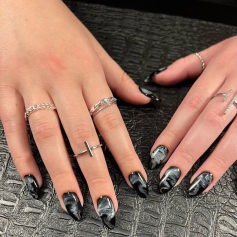 Nail Nail Designs, Dark Nail Art, Summer Nails Art, Taupe Nails, Classic Nail Art, Holiday Manicure, Nail Art Inspo, Bentuk Alis, Thanksgiving Nail Art