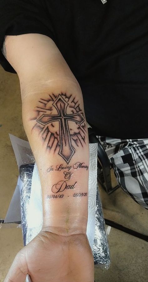 R.i.p Tattoos For Men, Rip Tattoos For Dad, Tattoos For Dad Memorial, Memorial Tattoo Designs, Grandma Tattoos, In Loving Memory Tattoos, Rip Tattoo, Heaven Tattoos