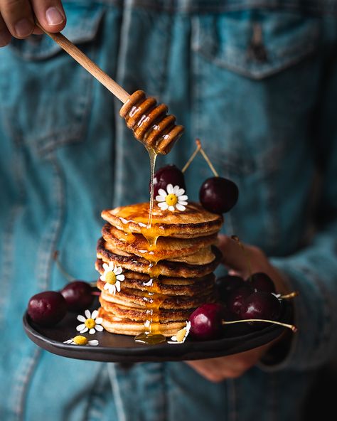 Recipe Photography for Bloggers, Magazines and Cookbooks Food Photography Lighting, Crepe Suzette, Aesthetic Health, Food Photography Tutorial, Tattoo Health, Honey Photography, Food Photoshoot, Dessert Photography, Pancake Stack