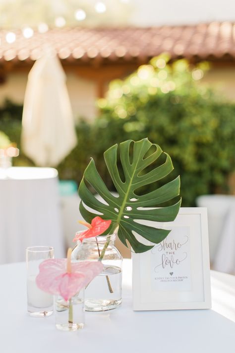 Greenery Wedding Theme, Poolside Wedding, Tropical Wedding Centerpieces, Tropical Centerpieces, Tropical Wedding Theme, Tropical Wedding Decor, Tropical Wedding Inspiration, Rustic Wedding Decorations, Fiesta Tropical