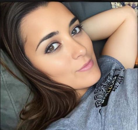 Cote De Pablo Recently Picture, Johnny Depp Images, Photo Emma Watson, Pauley Perrette, Delivery Pictures, Self Pictures, Bra Image, Phone Lock, African Shirts For Men