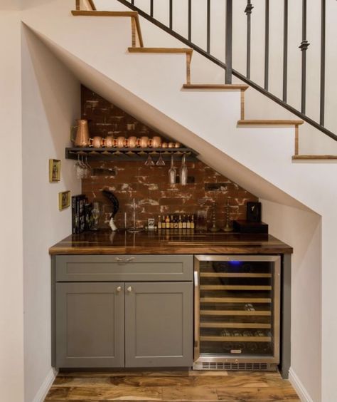 Bar Under Stairs, Unfinished Basement Ideas, تحت الدرج, False Ceiling Bedroom, Escalier Design, Under The Stairs, Small Bars, Budget Ideas, Basement Makeover